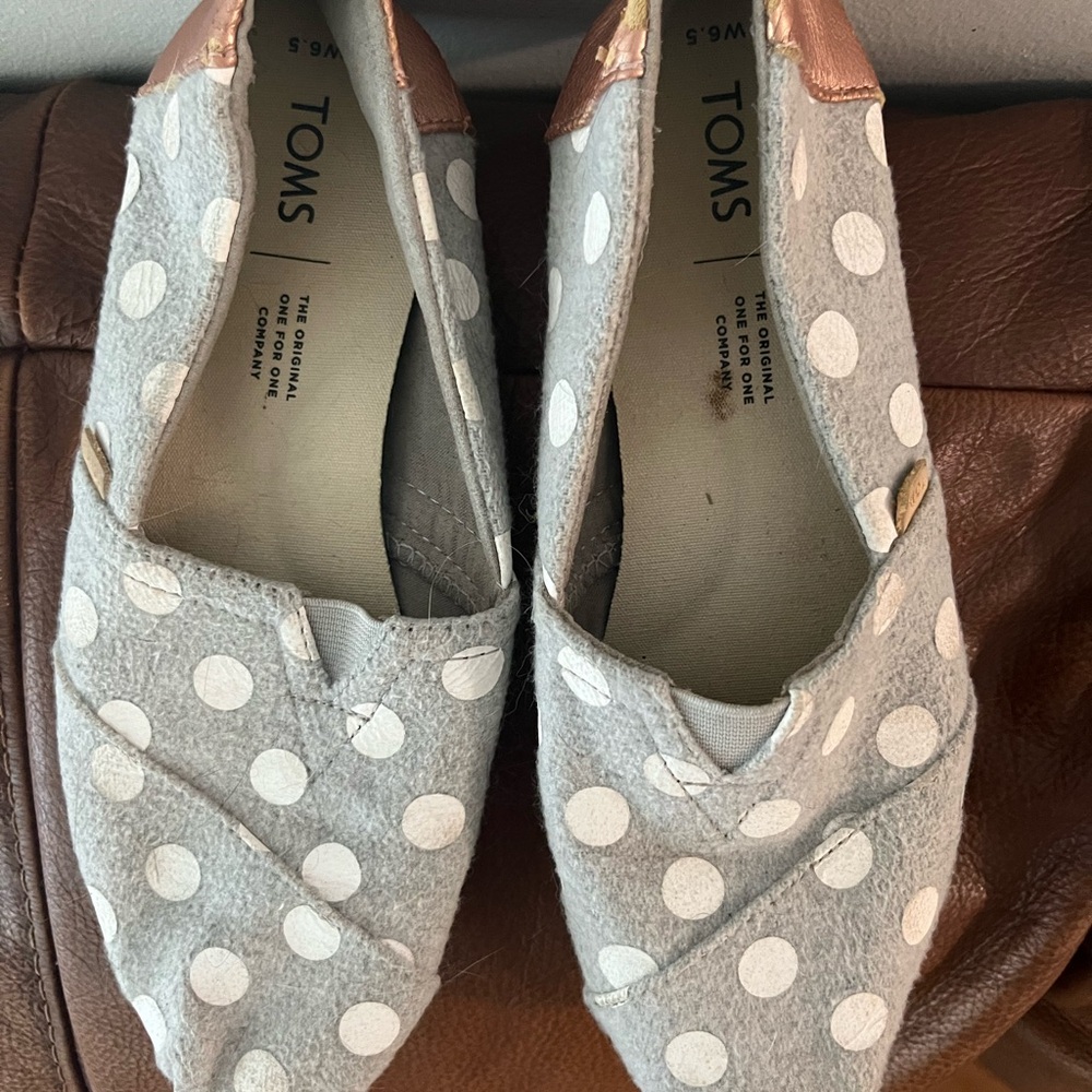 TOMS Gray Polka Dot Women's Shoes size 6.5W